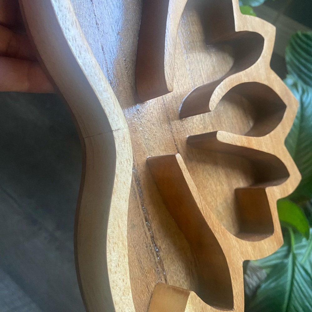 Wooden Lotus Shaped Tray - Picture 3 of 8